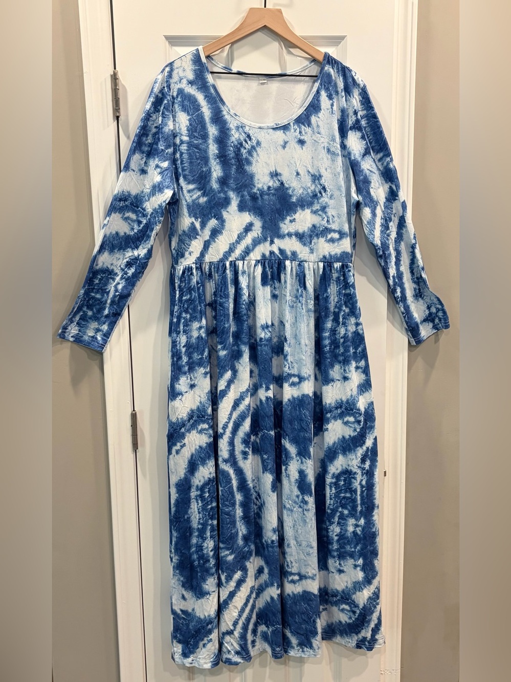 NWOT Blue Tie-Dye Long Sleeve Womens Maxi Empire Waist Boho Summer Dress Pockets